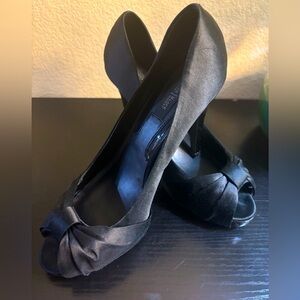 White House Black Market Women's Peep Toe Stiletto Heels "Ray" size 8